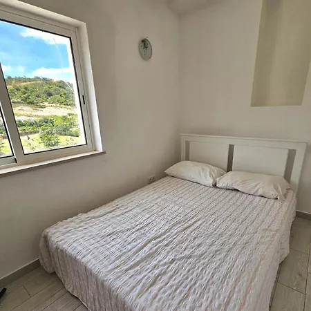 Pool - Parking - Bbq - Garden - Wifi - Sleeps 7