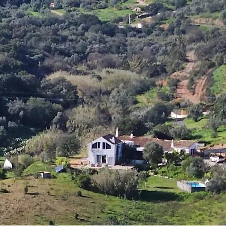 Pool - Parking - Bbq - Garden - Wifi - Sleeps 7